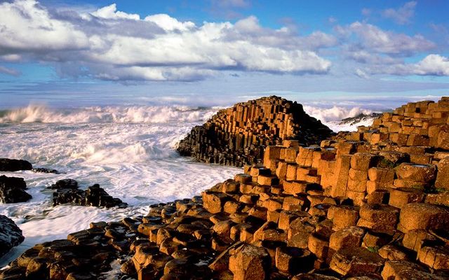 cropped_giants-causeway-clouds-chris-hill